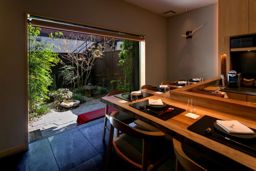 Sumibikappo SHIROSAKA restaurant in Tokyo