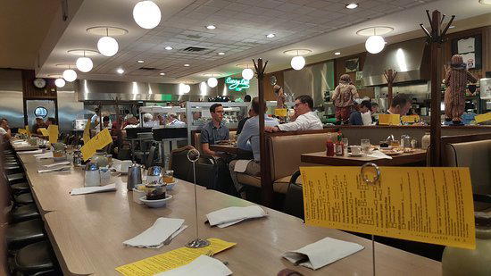 Lou Mitchell's, Chicago, United States