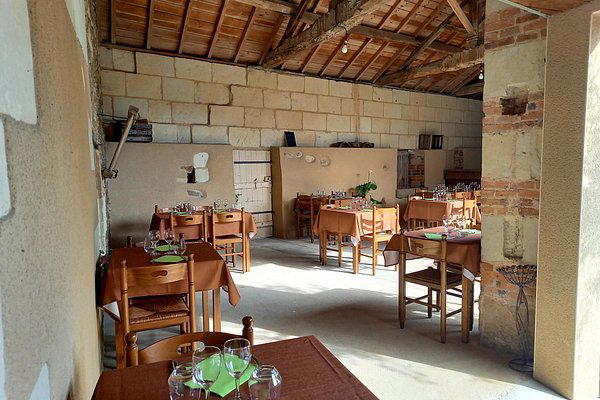 Auberge Bienvenue restaurant in Doué-la-Fontaine, France
