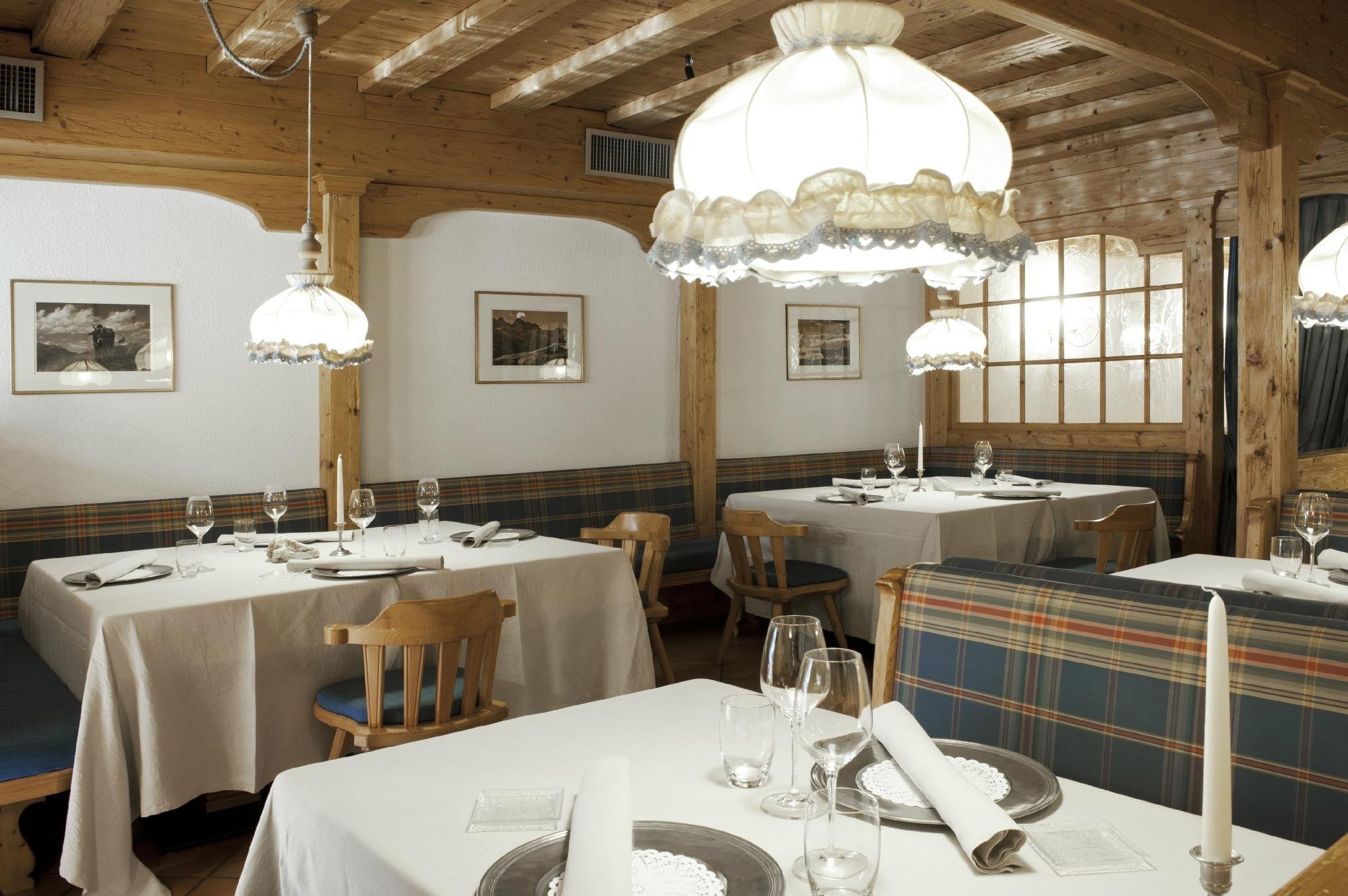 Il Cantinone e Sport Hotel Alpina restaurant in Madesimo, Italy
