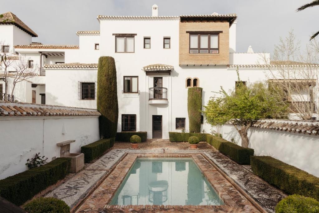 La Bobadilla hotel in Villanueva de Tapia