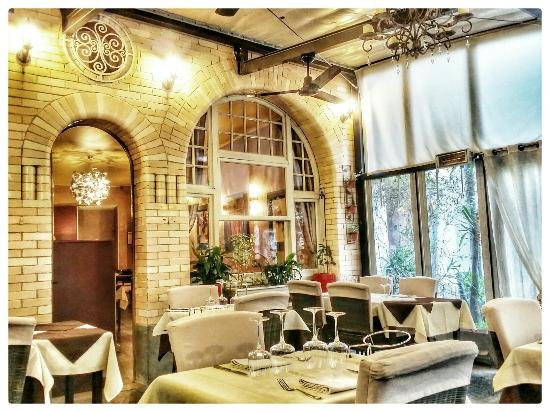 Au Sourd restaurant in Toulon, France