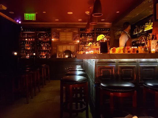 Swizzle Rum Bar & Drinkery, Bar in Miami