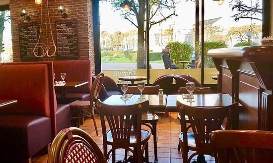 Bistrot de la Place restaurant in Trémolat, France