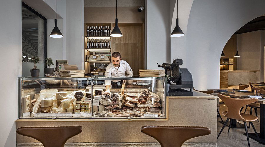 Frades Porto Cervo, Restaurant in Milan