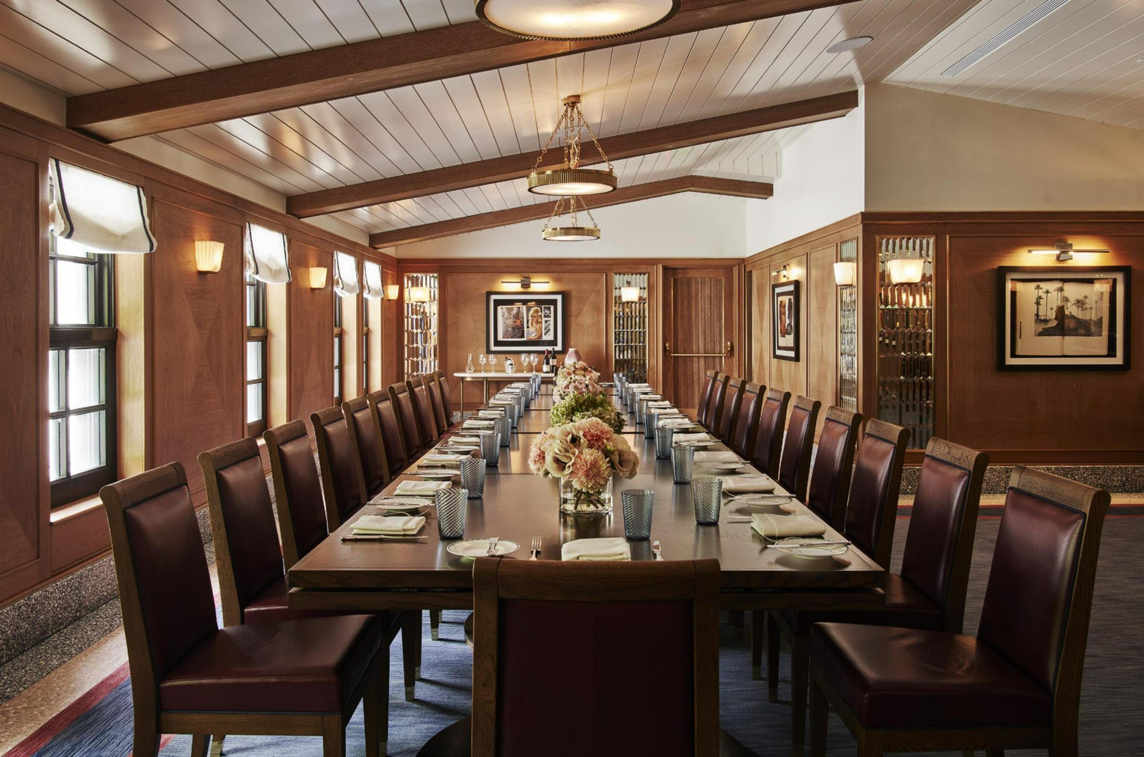 The Surf Club Restaurant, Restaurant in Surfside