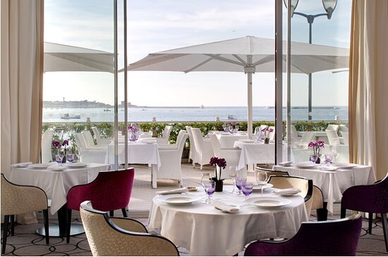 Aho Fina restaurant in Saint-Jean-de-Luz, France