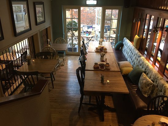 Wellington Arms restaurant in Baughurst