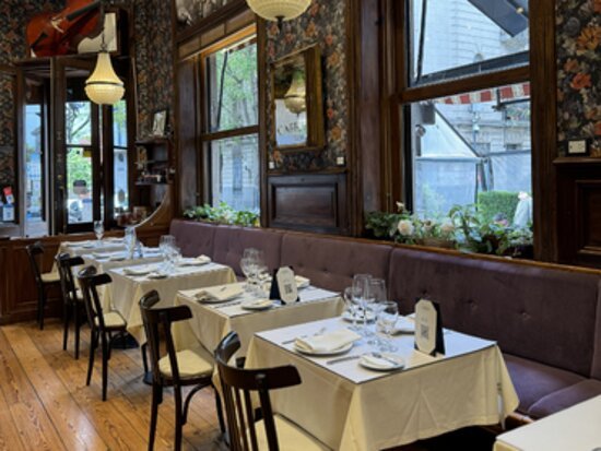 Rivas, Restaurant in Vega de Tirados