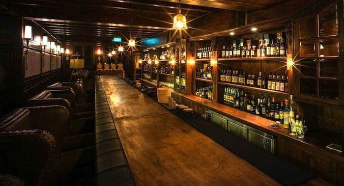 D.Bespoke bar in Singapore, Singapore