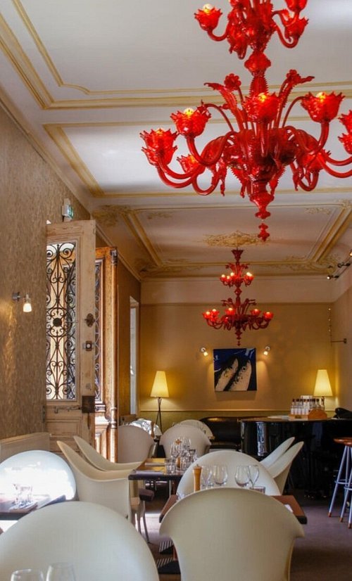 Numéro 75 restaurant in Avignon, France