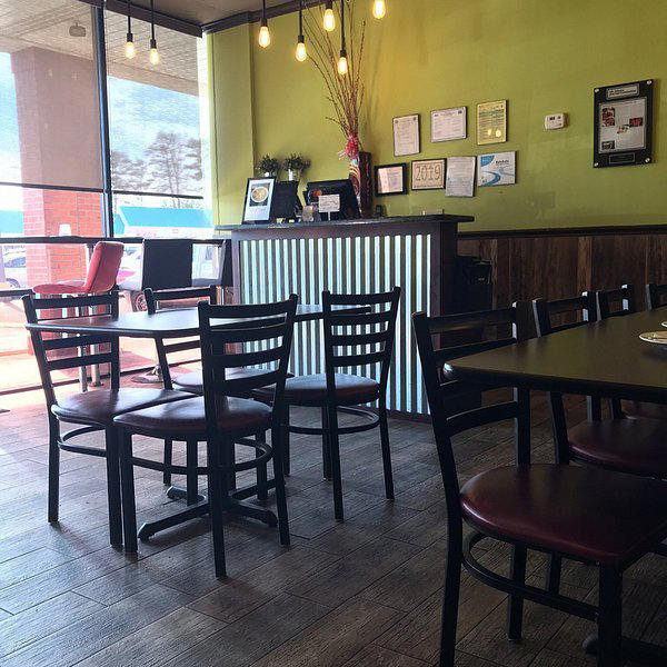 Snackboxe Bistro restaurant in Duluth, United States