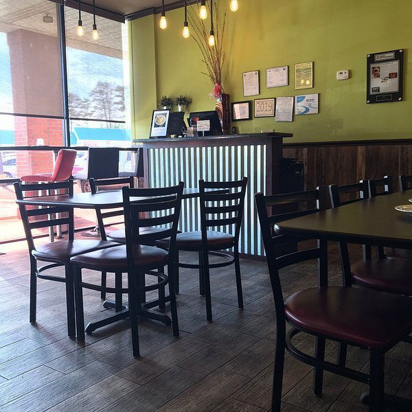 Snackboxe Bistro, Restaurant in Duluth