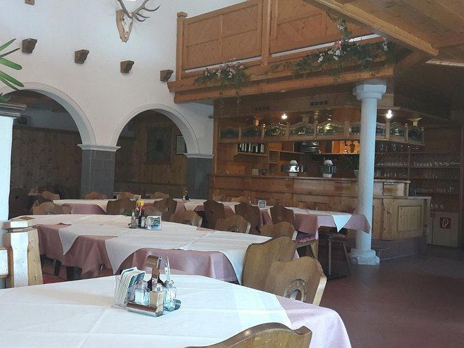 Schwarzer Adler, Hall in Tirol, Austria