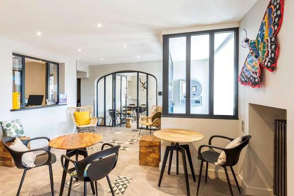 La Poste et Hôtel La Reconce restaurant in Poisson, France