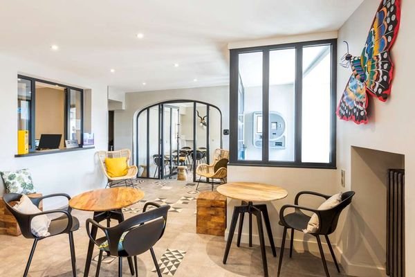 La Poste et Hôtel La Reconce, Poisson, France