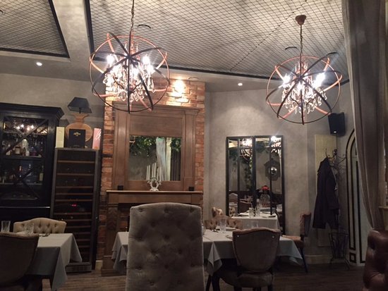Entresol restaurant in Riga