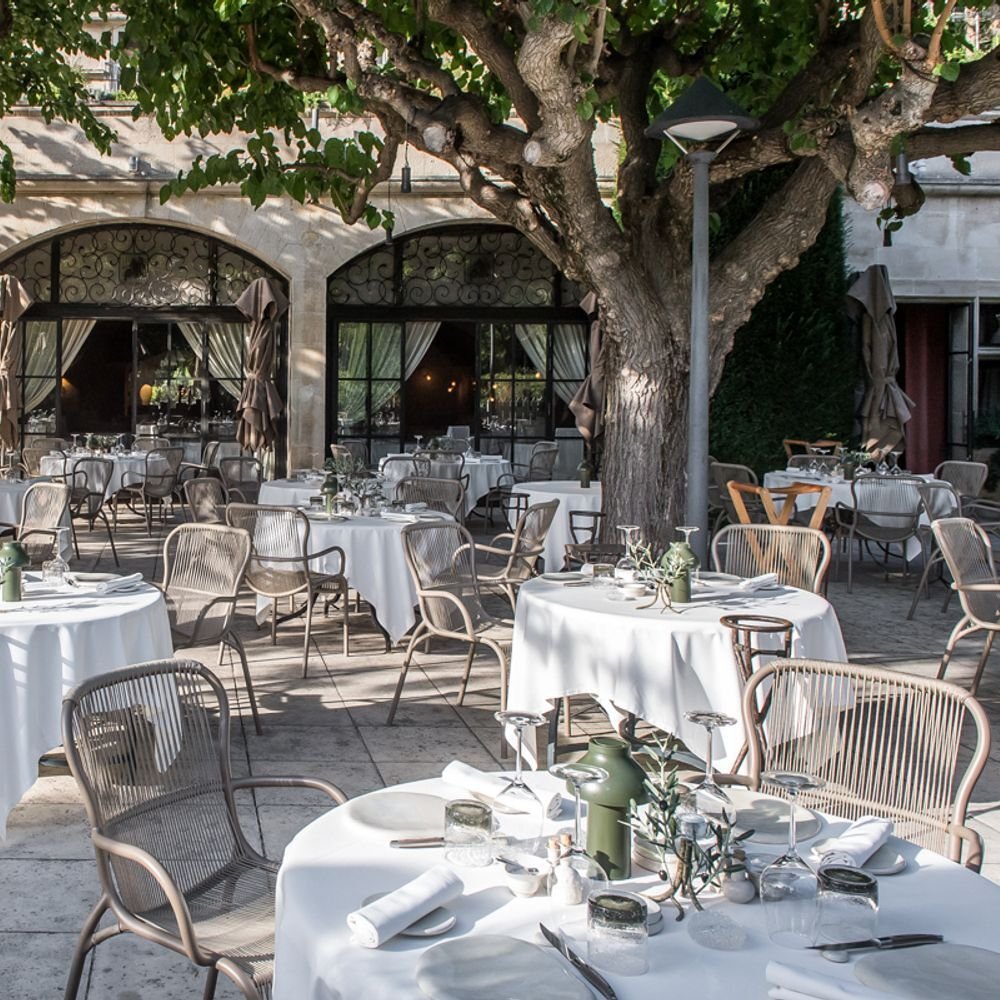 Baumanière Hôtel & Spa restaurant in Les Baux, France