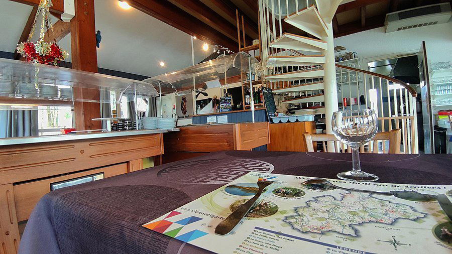 Le Martin Pêcheur restaurant in Ay-sur-Moselle, France