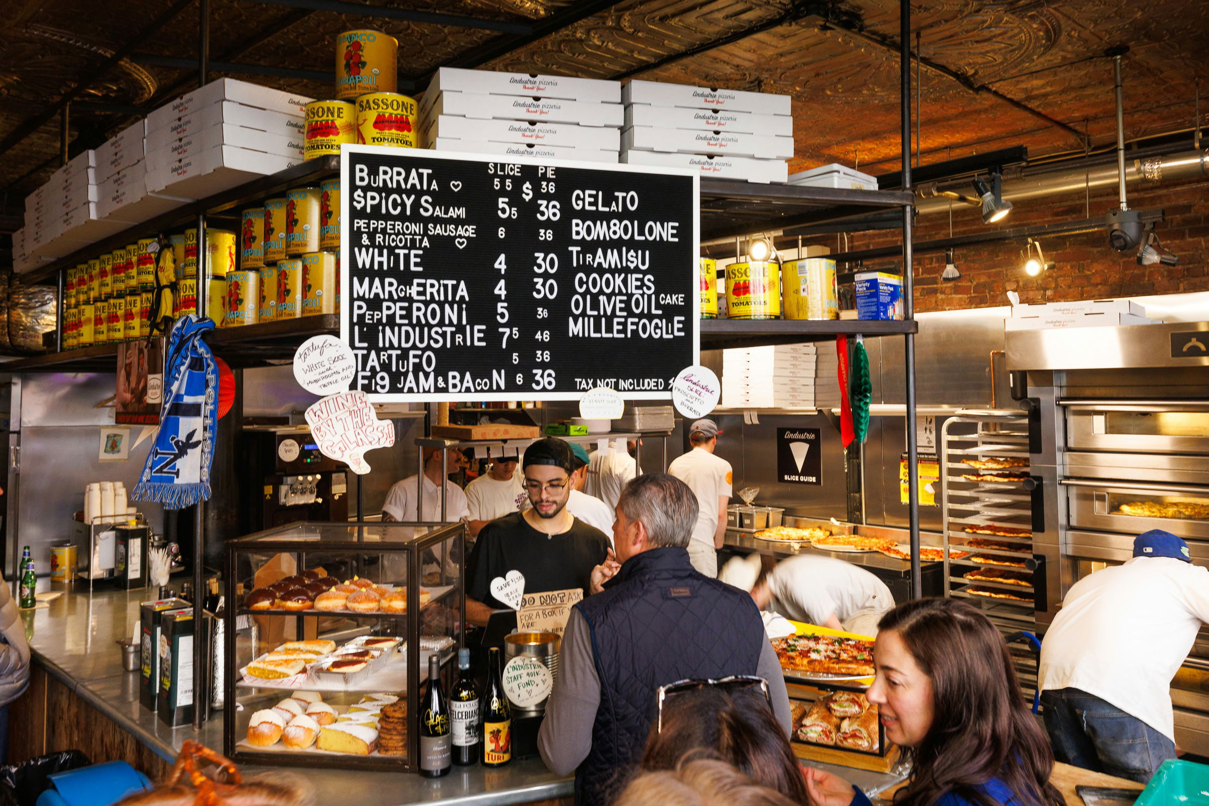 L'industrie pizzeria, Restaurant in New York City