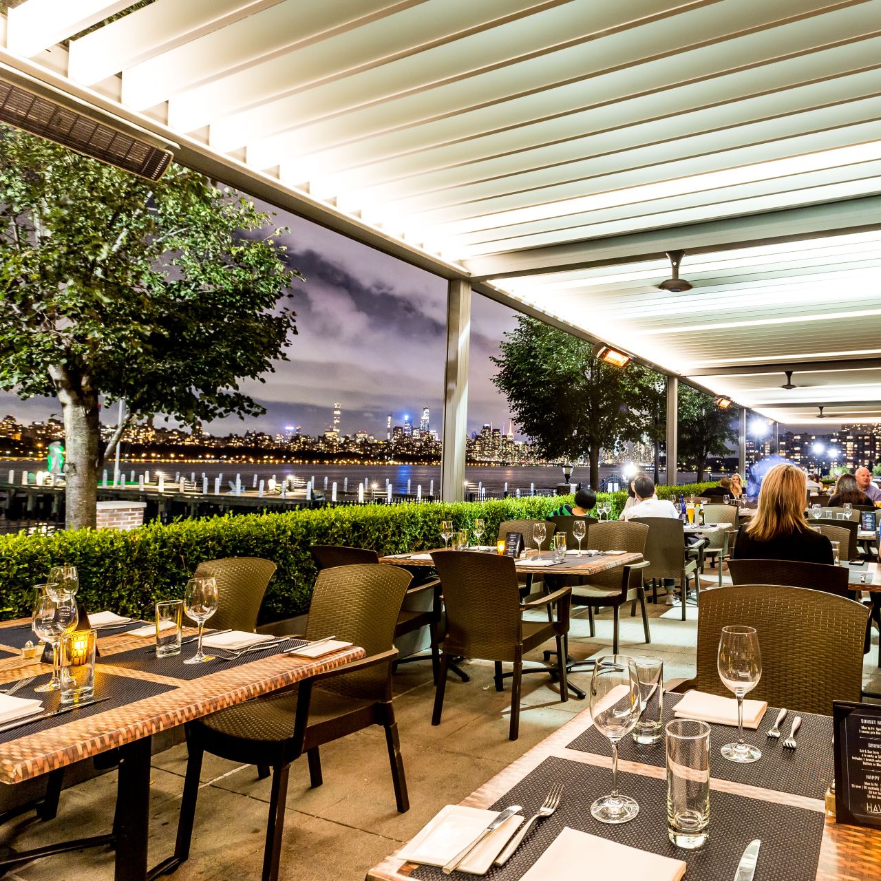 The Place Restaurant, Restaurant in New Haven