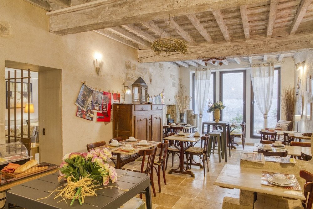 Le Bateleur restaurant in Vaison-la-Romaine, France