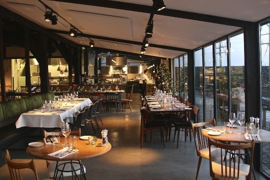 Den Burgh, Restaurant in Hoofddorp