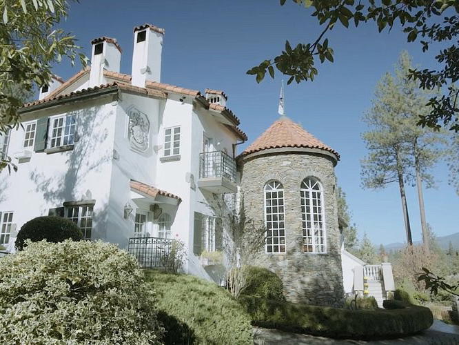 Château du Sureau, Oakhurst, United States