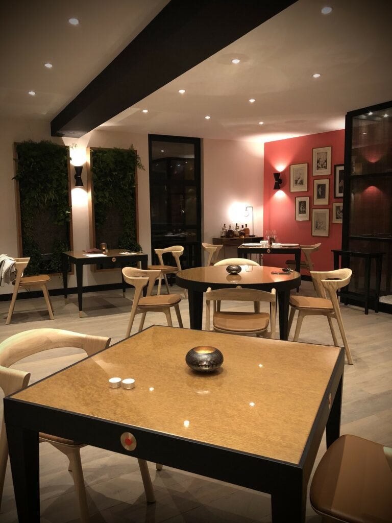 Le Puits du Trésor, Restaurant in Lastours