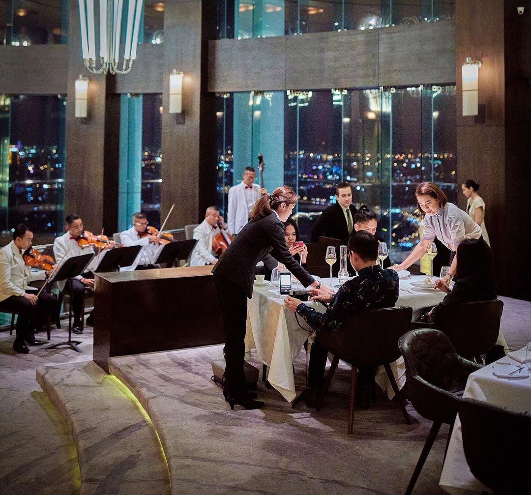 Mezzaluna, Restaurant in Bangkok