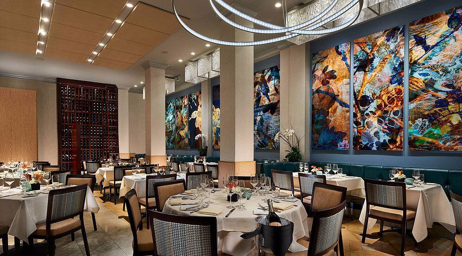 Nine-Ten restaurant in La Jolla, United States