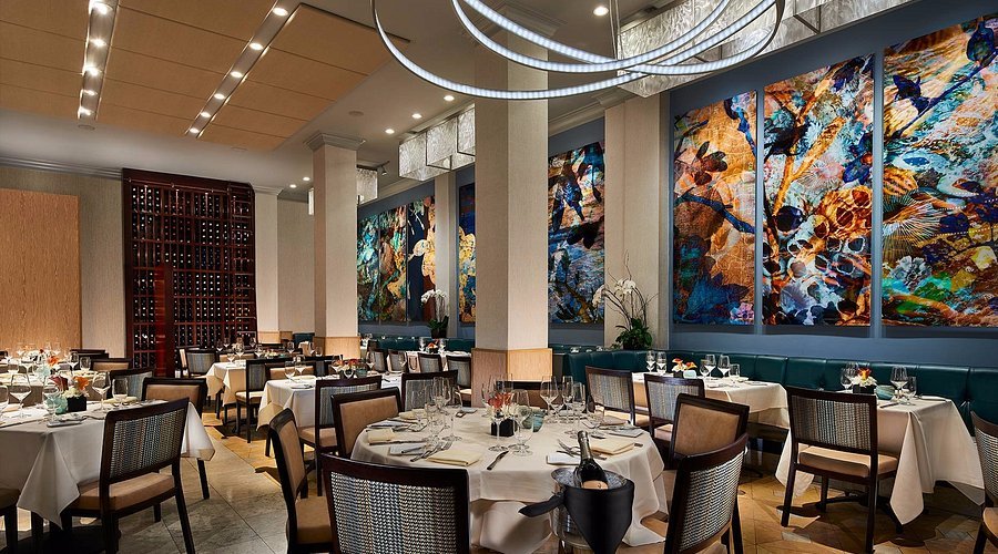 Nine-Ten restaurant in La Jolla, United States