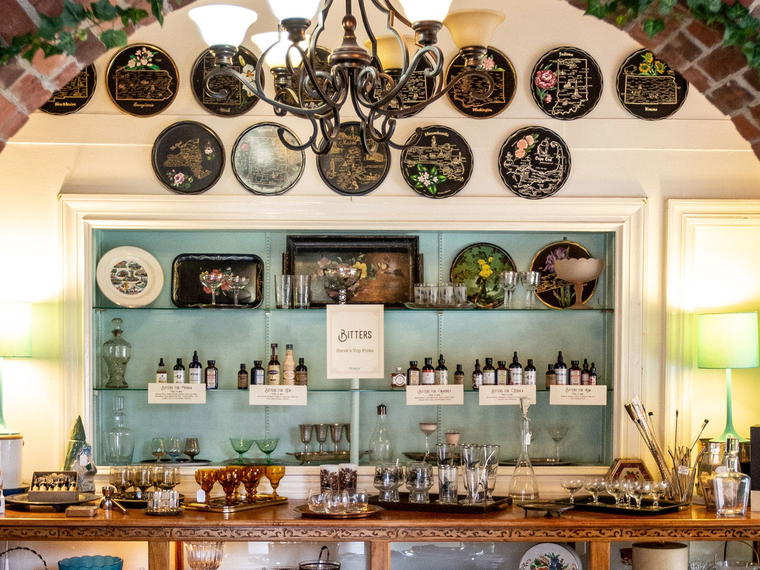 Vena's Fizz House, Portland, United States