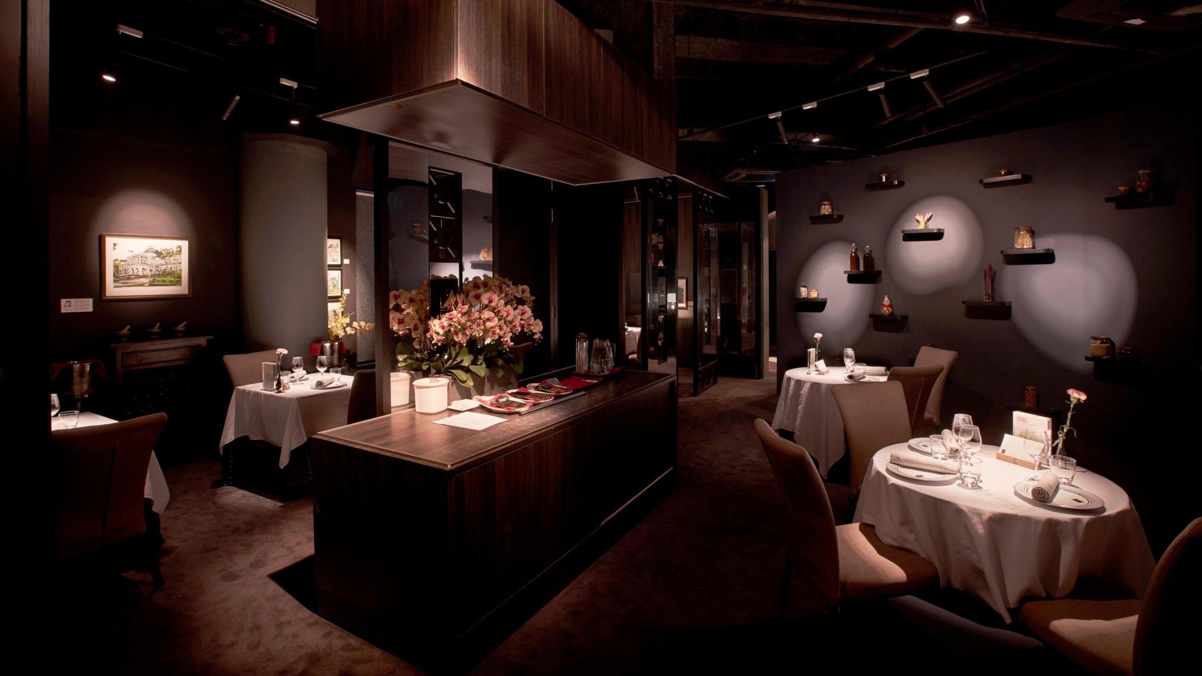 Labyrinth restaurant in Singapore, Singapore