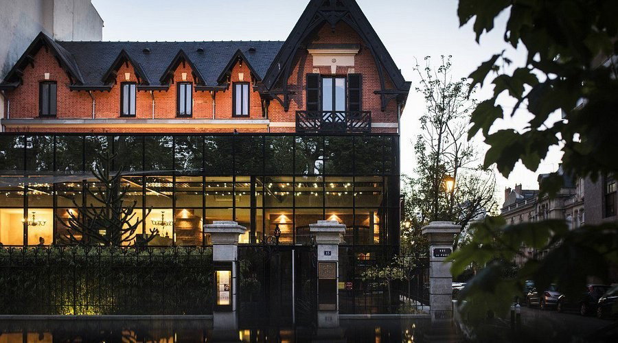 Maison Decoret hotel in Vichy, France