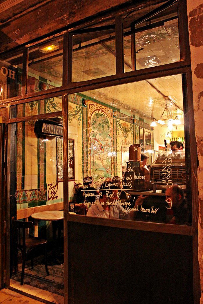 Vivant Cave, Paris, France