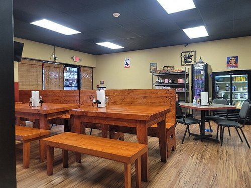 Smoke'N Ash BBQ restaurant in Arlington, United States