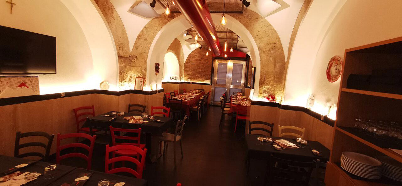 Pizzeria Starita, Naples, Italy