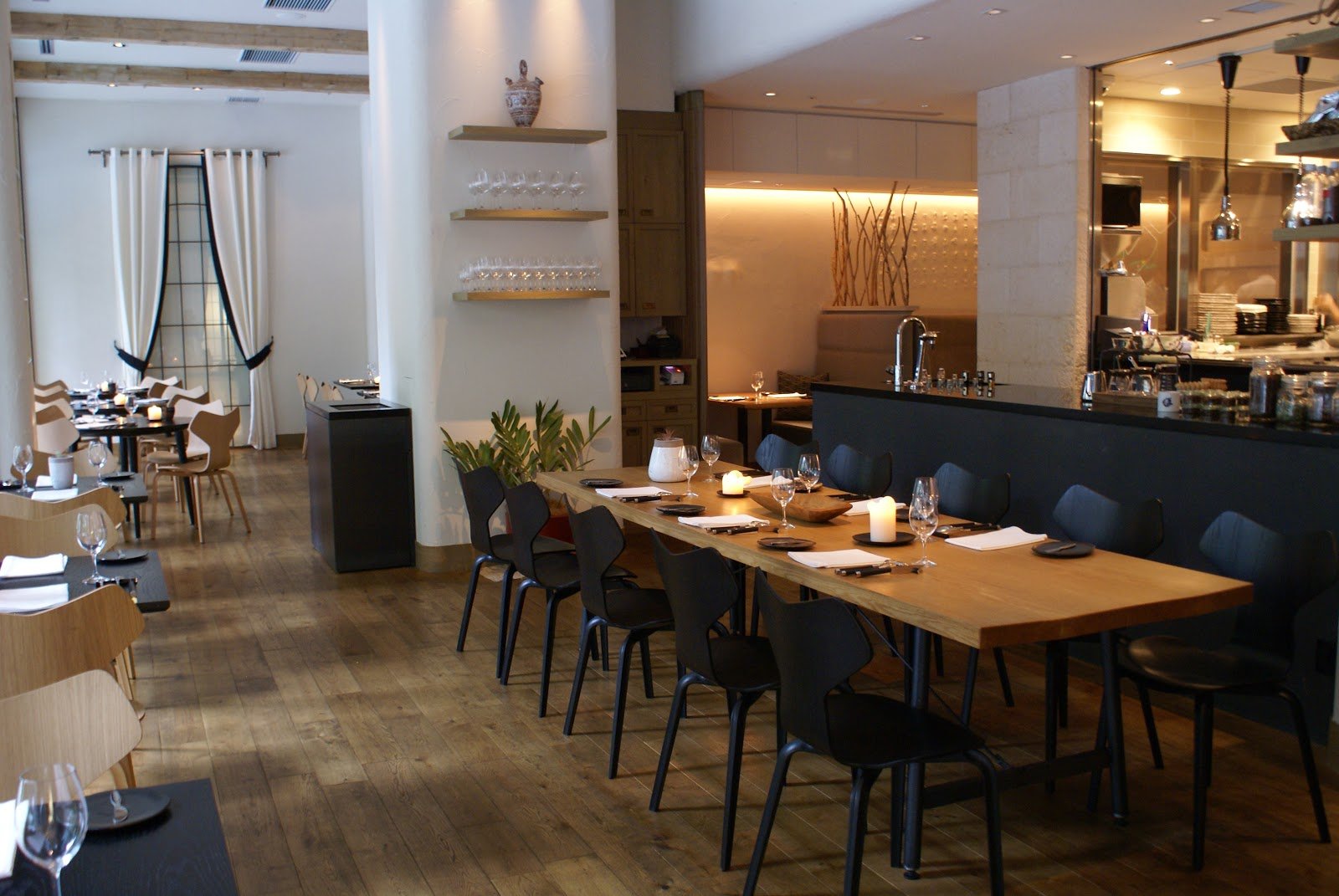 LA BONNE TABLE, Restaurant in Tokyo