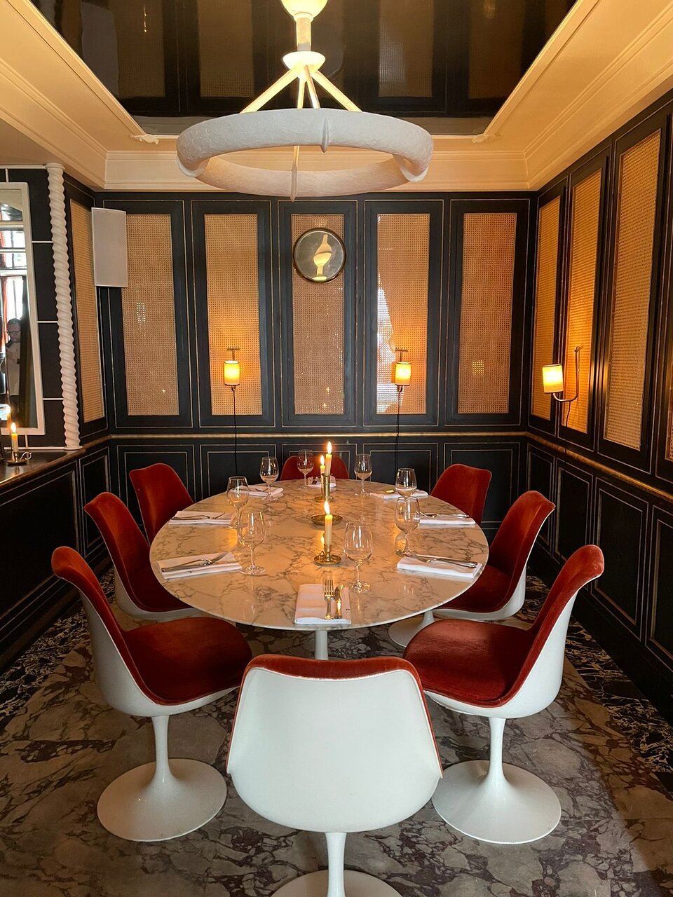 Pages restaurant in Paris, France