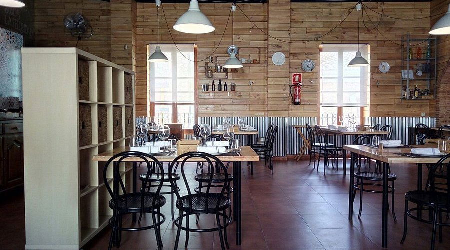 La Farola, Restaurant in Altura