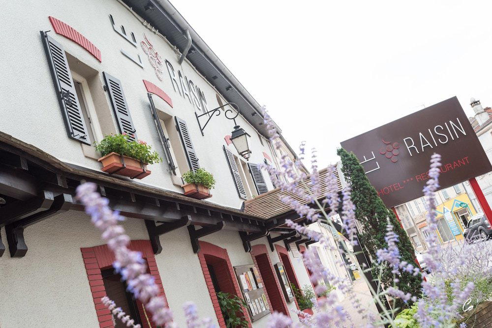Le Raisin restaurant in Pont-de-Vaux