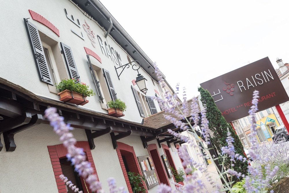 Le Raisin restaurant in Pont-de-Vaux