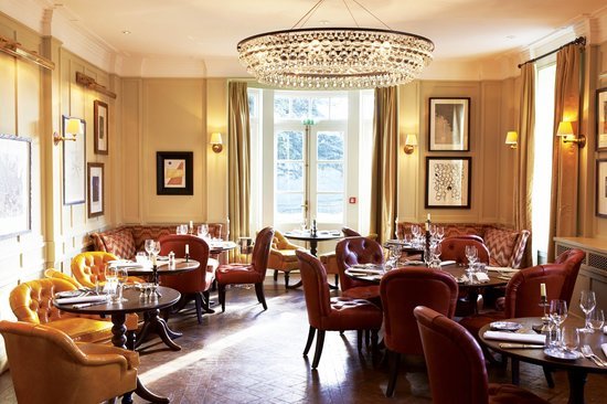 Hartnett Holder & Co restaurant in Lyndhurst