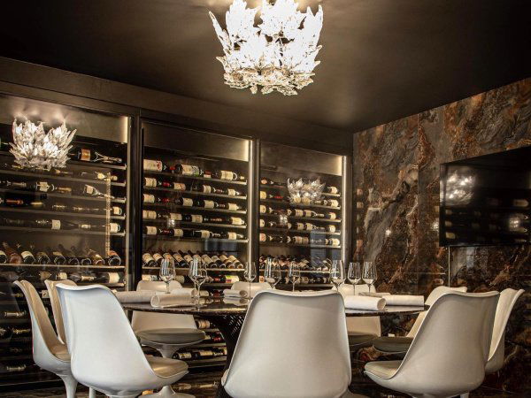 Hémicycle, Restaurant in Paris