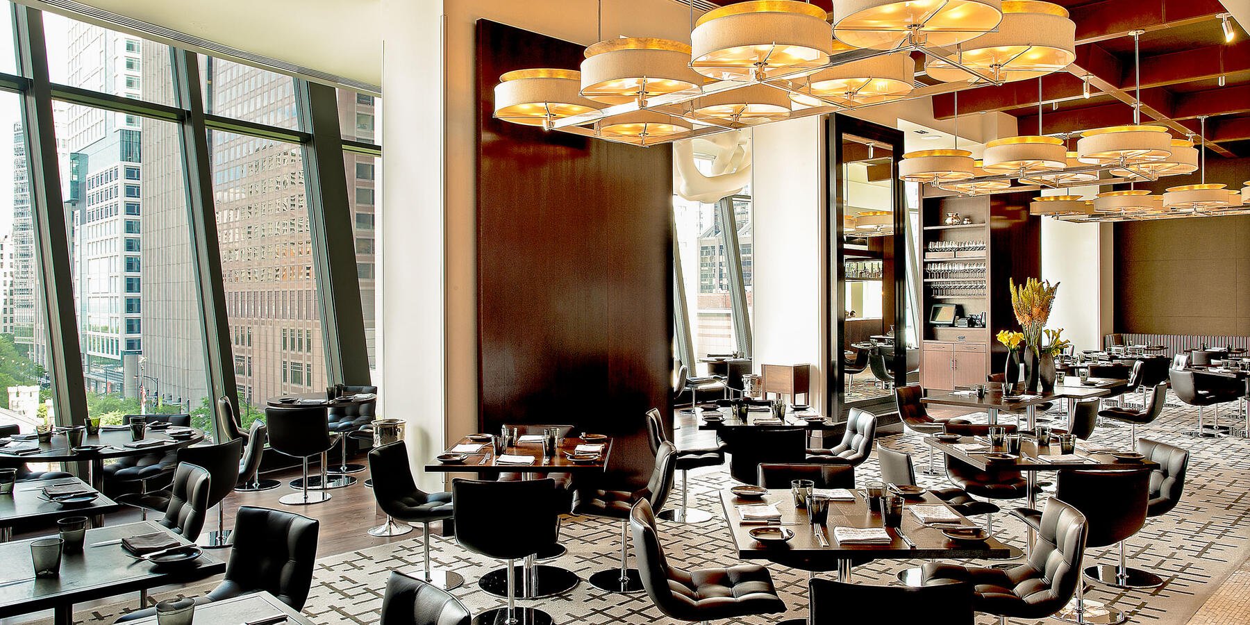 NoMI Kitchen, Restaurant in Chicago