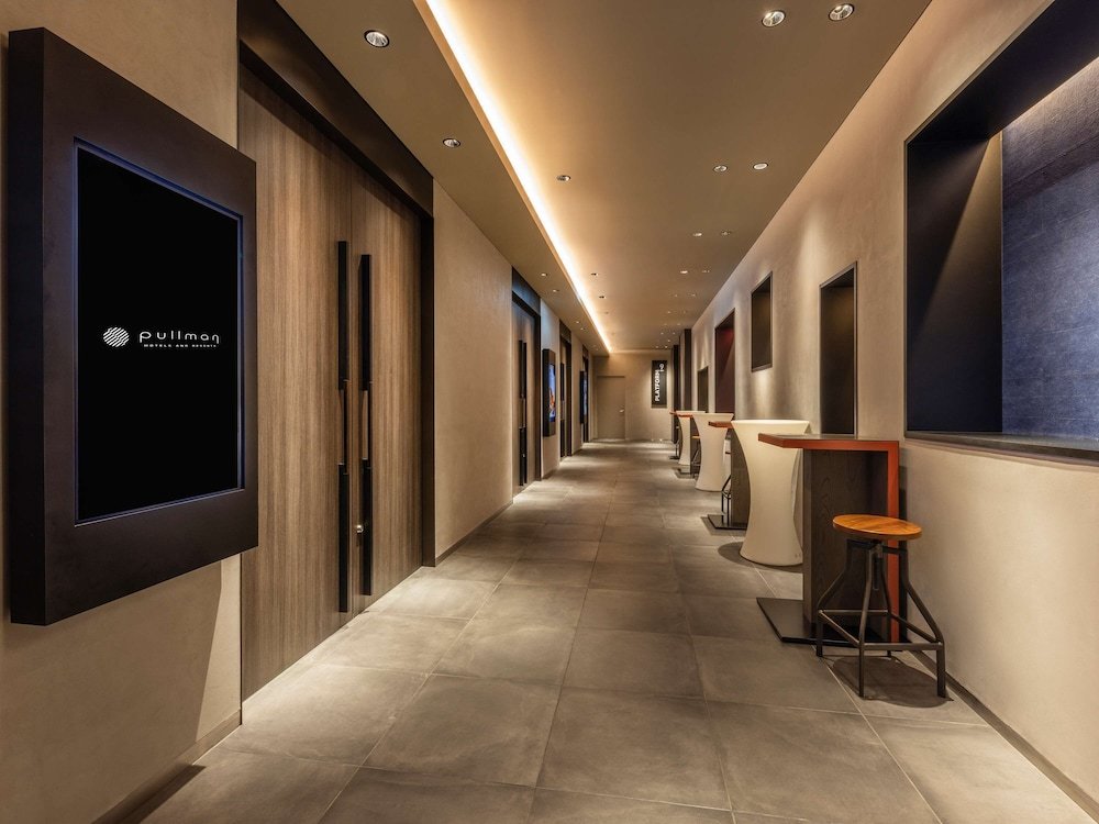 Le cabaret, Restaurant in Tokyo