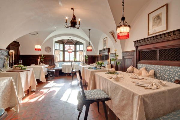 Gourmetstube Einhorn, Restaurant in Mules