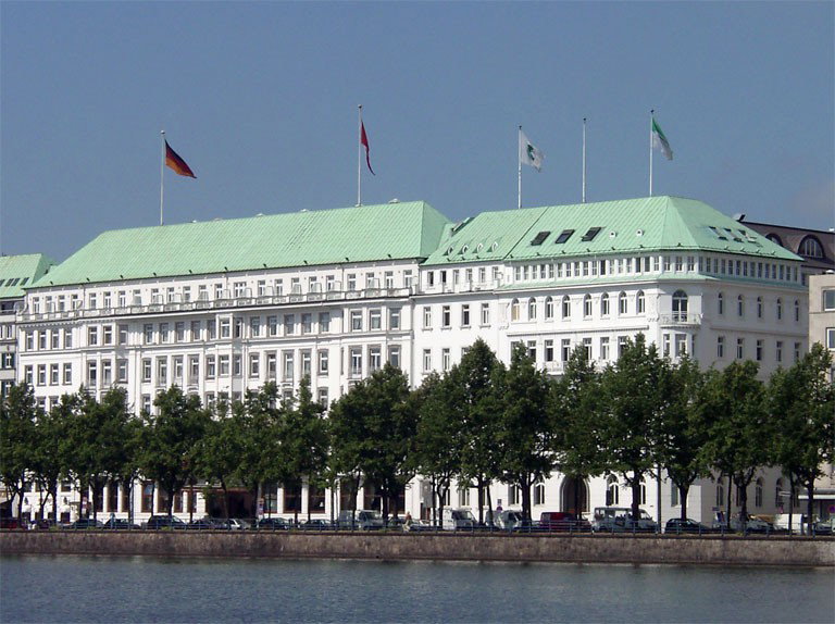 Fairmont Hotel Vier Jahreszeiten hotel in Hamburg, Germany