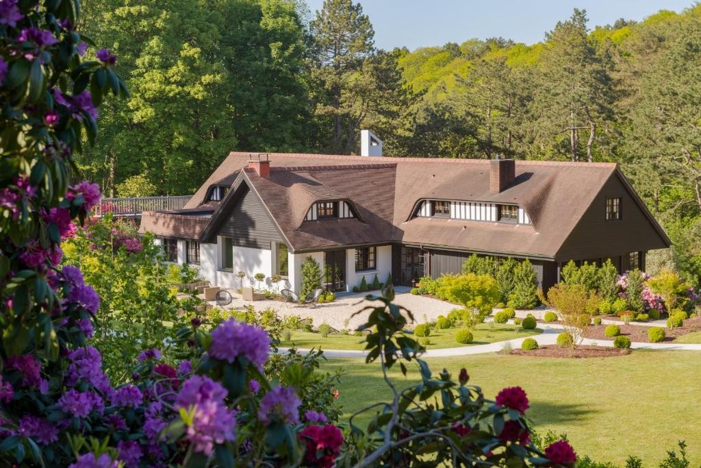 Les Pins de César hotel in Saint-Jouin-Bruneval, France